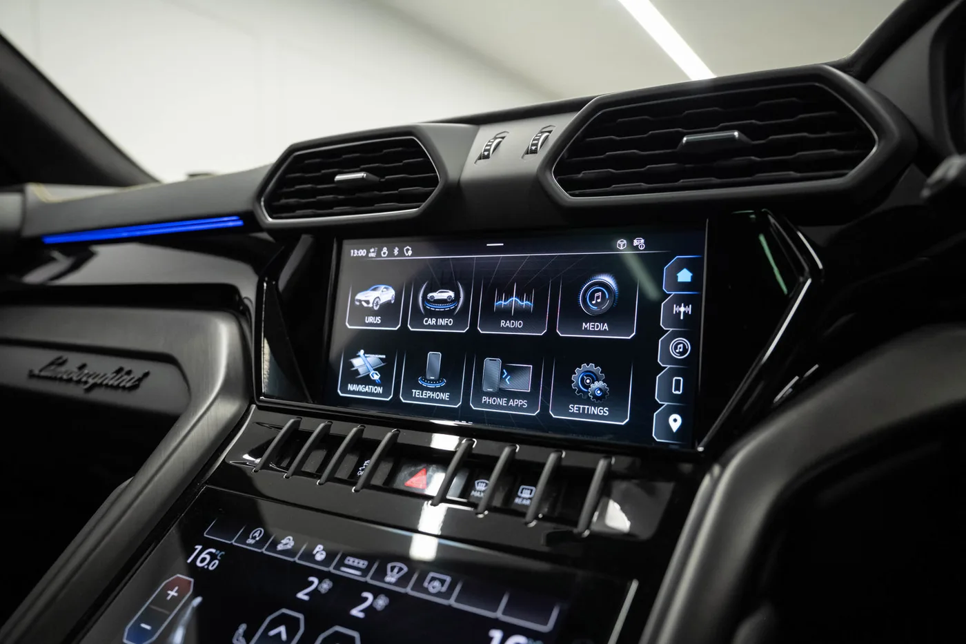 2024 Lamborghini Urus S angeboten von einer Vertragshändlergruppe in London, Vereinigtes Königreich, Foto 14 von 20