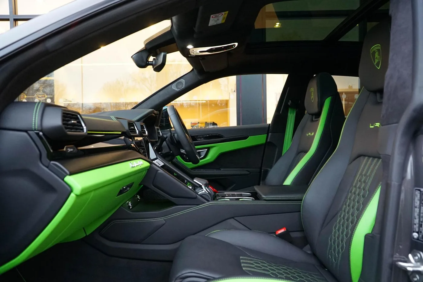 2024 Lamborghini Urus S angeboten von einer Vertragshändlergruppe in Manchester, Vereinigtes Königreich, Foto 6 von 20