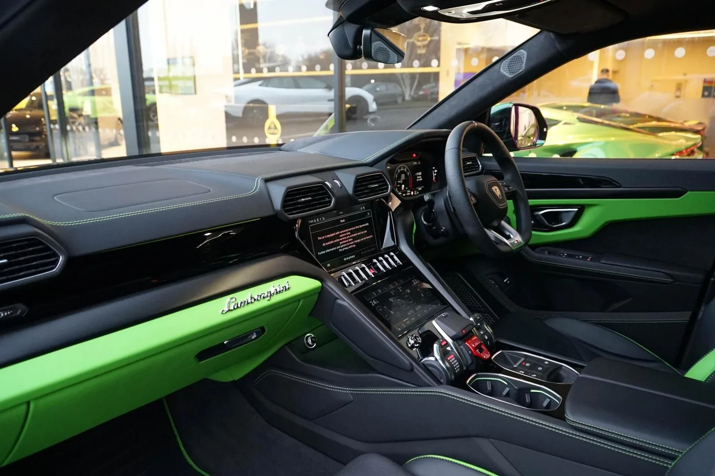 2024 Lamborghini Urus S angeboten von einer Vertragshändlergruppe in Manchester, Vereinigtes Königreich, Foto 15 von 20