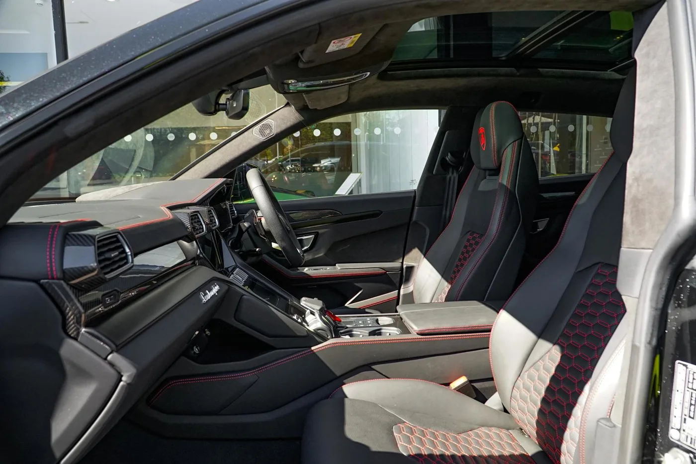 2024 Lamborghini Urus S angeboten von einer Vertragshändlergruppe in Manchester, Vereinigtes Königreich, Foto 6 von 20