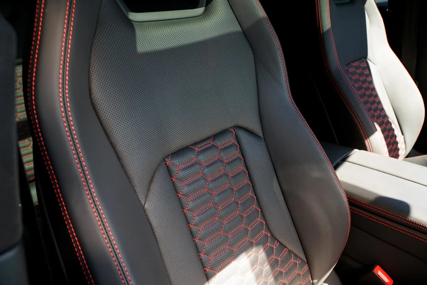 2024 Lamborghini Urus S angeboten von einer Vertragshändlergruppe in Manchester, Vereinigtes Königreich, Foto 16 von 20