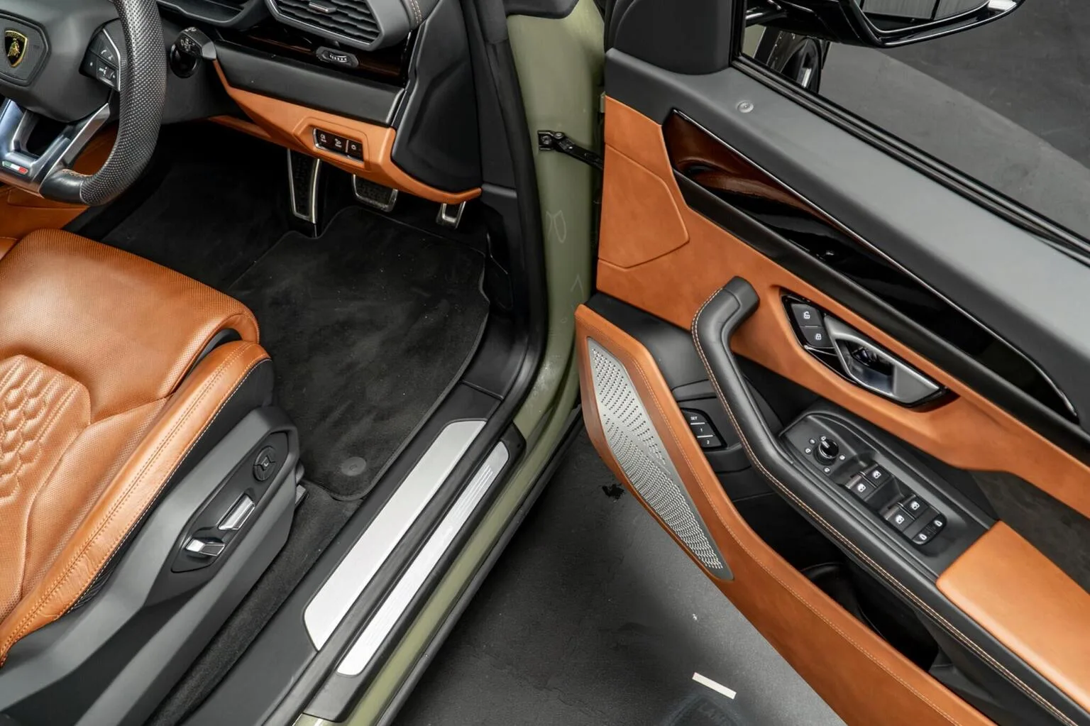 2024 Lamborghini Urus S, 28/30