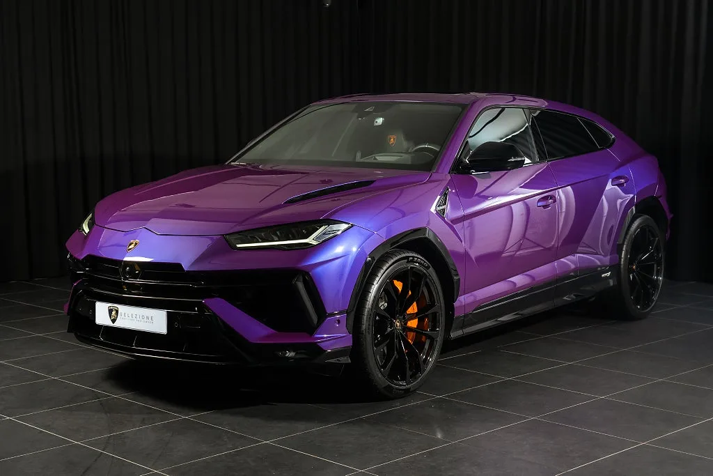 2024 Lamborghini Urus S offered by an authorised dealer in Arlöv, Sweden, main photo