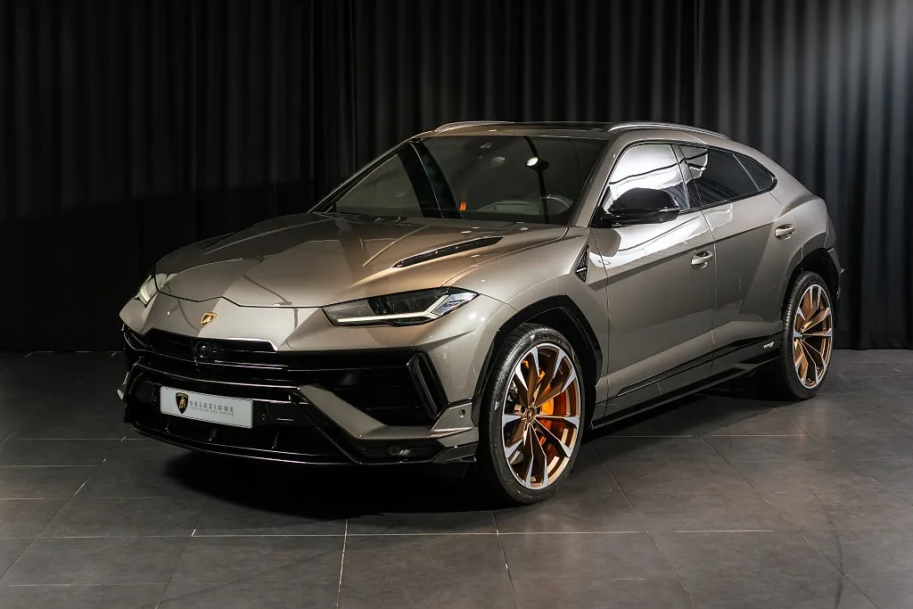 2024 Lamborghini Urus S offered by an authorised dealer in Arlöv, Sweden, main photo