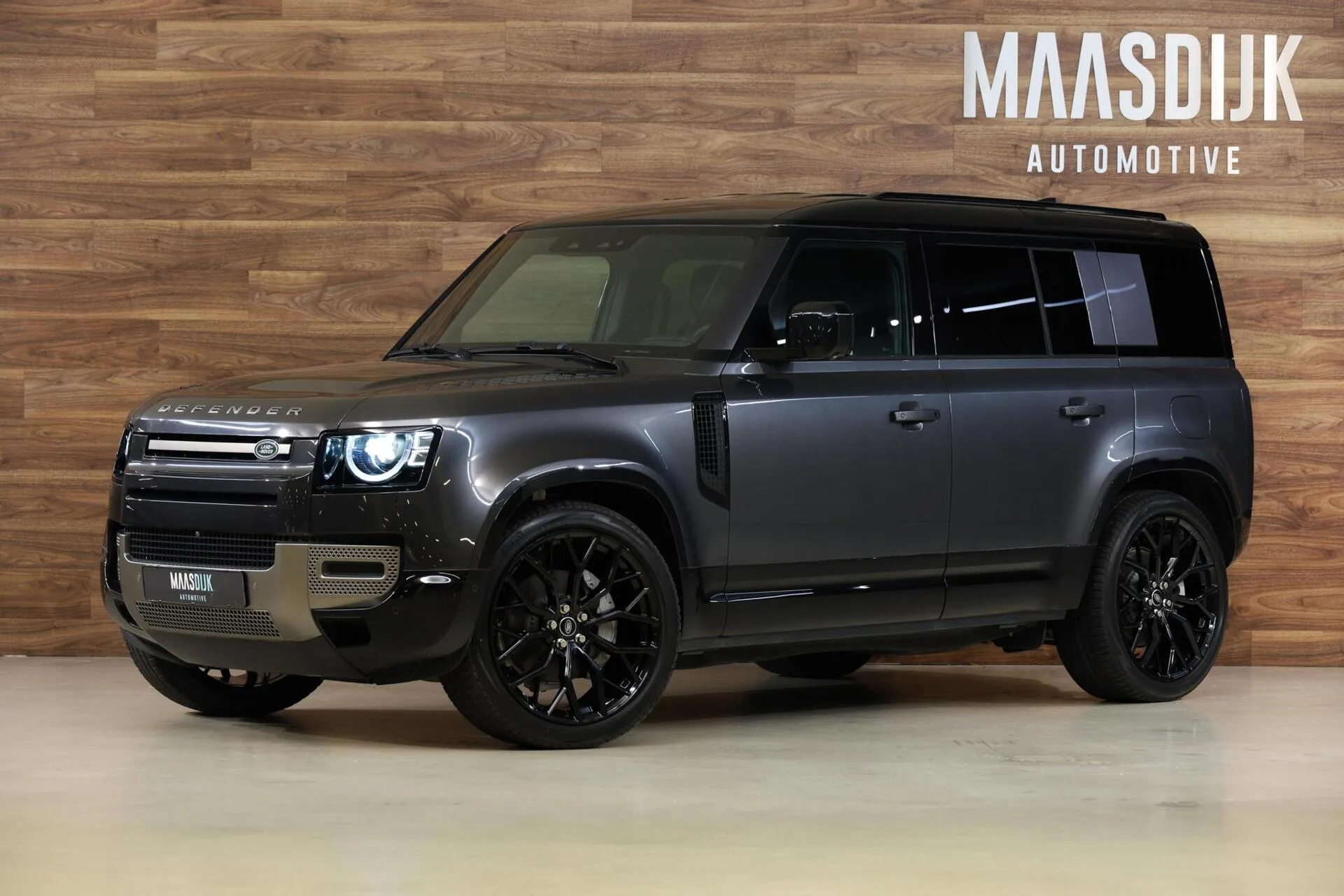 2024 Land Rover Defender 110 P300e X-Dynamic SE offered by a specialist dealer in Werkendam, Netherlands, main photo