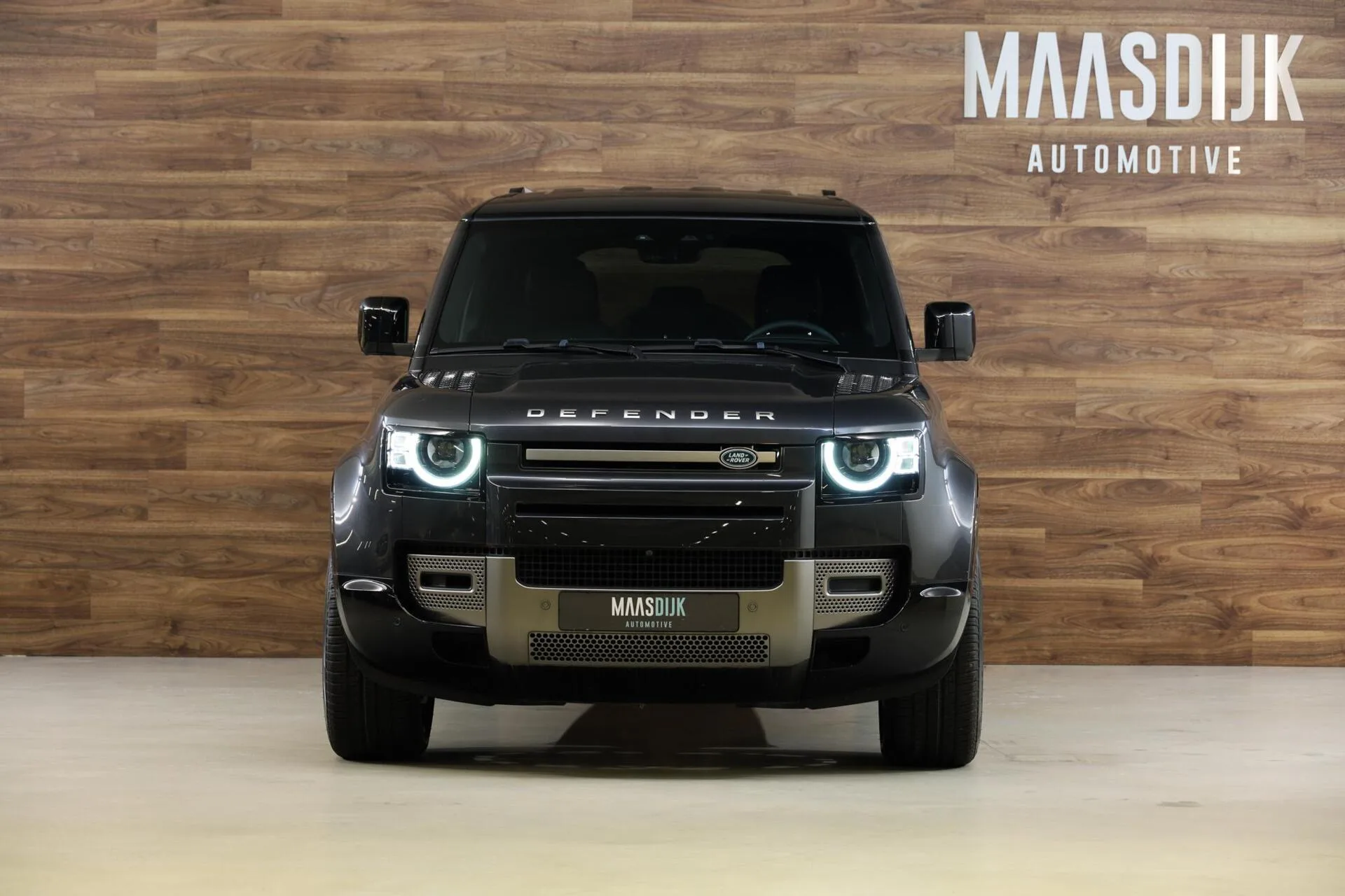 2024 Land Rover Defender 110 P300e X-Dynamic SE, 2/30