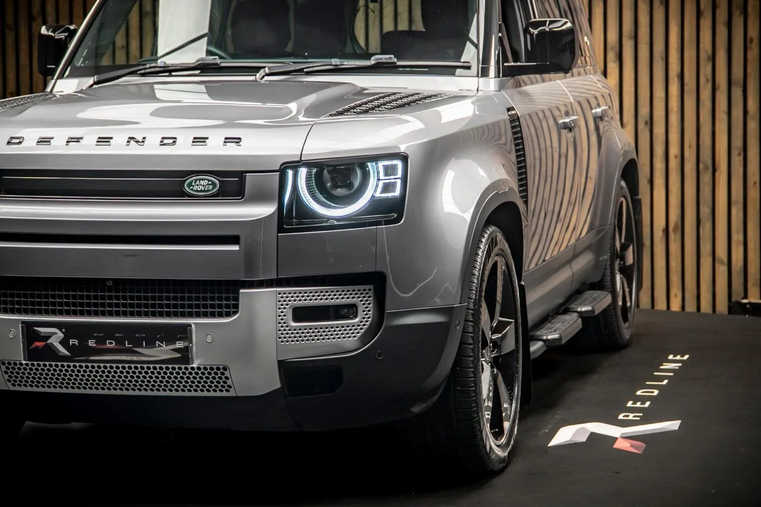 2024 Land Rover Defender 110 D300 HSE, 12/30
