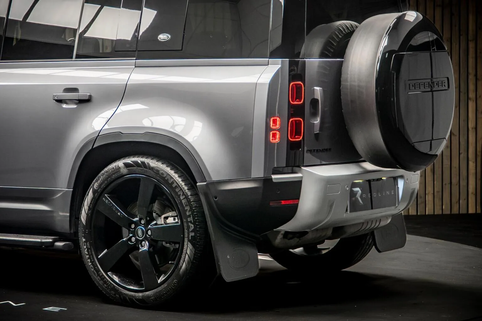 2024 Land Rover Defender 110 D300 HSE, 16/30