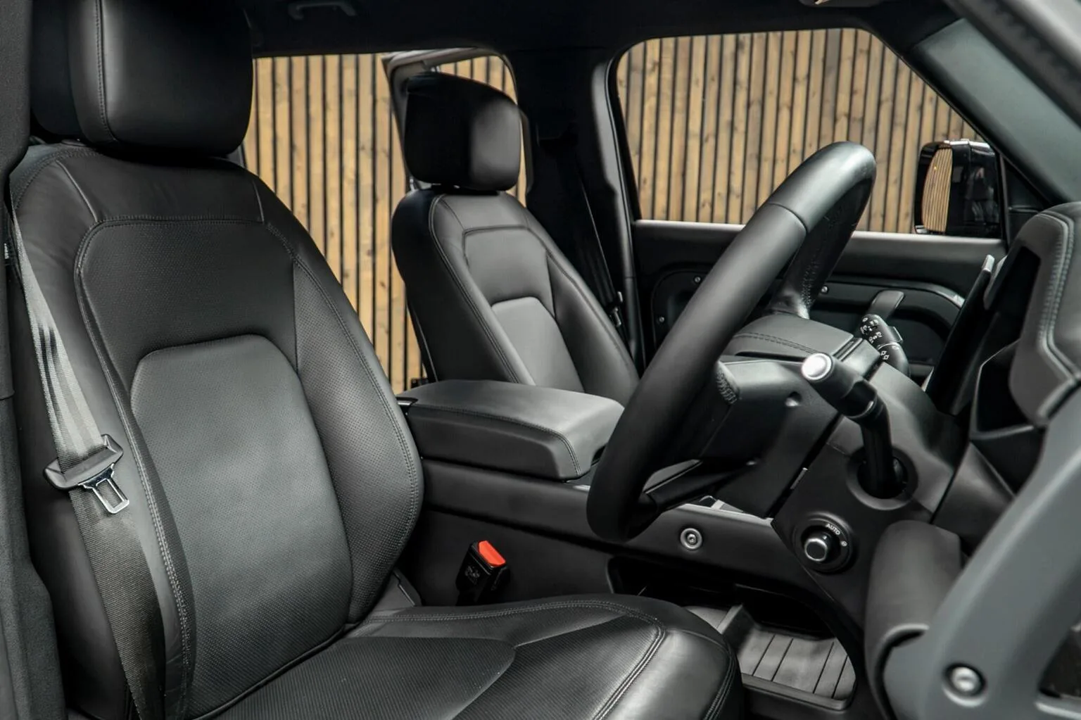 2024 Land Rover Defender 110 Hard Top D350 X-Dynamic HSE, 2/30