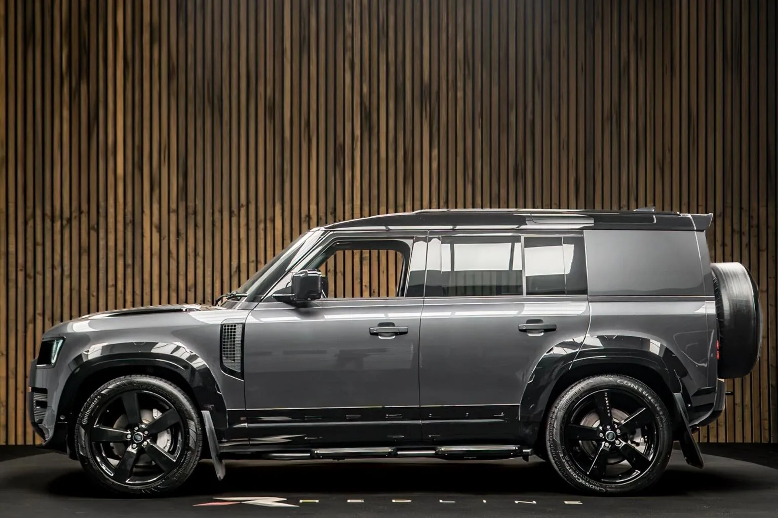 2024 Land Rover Defender 110 Hard Top D350 X-Dynamic HSE, 7/30