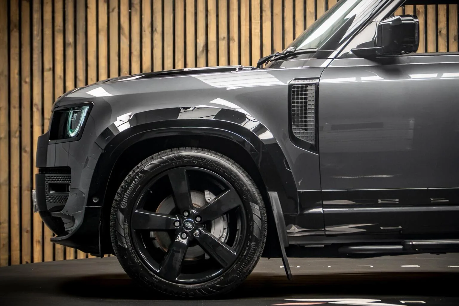 2024 Land Rover Defender 110 Hard Top D350 X-Dynamic HSE, 8/30