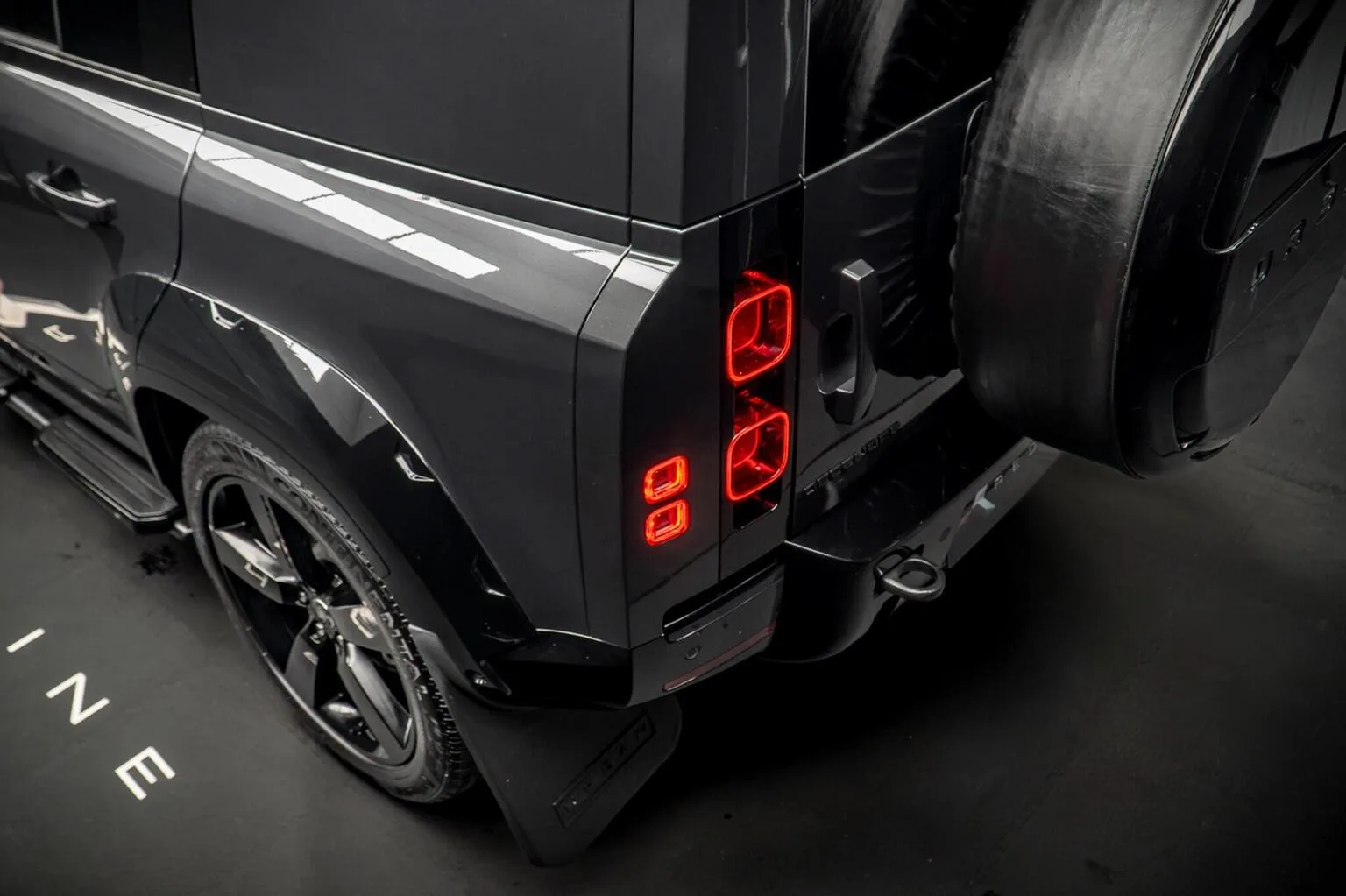 2024 Land Rover Defender 110 Hard Top D350 X-Dynamic HSE, 18/30