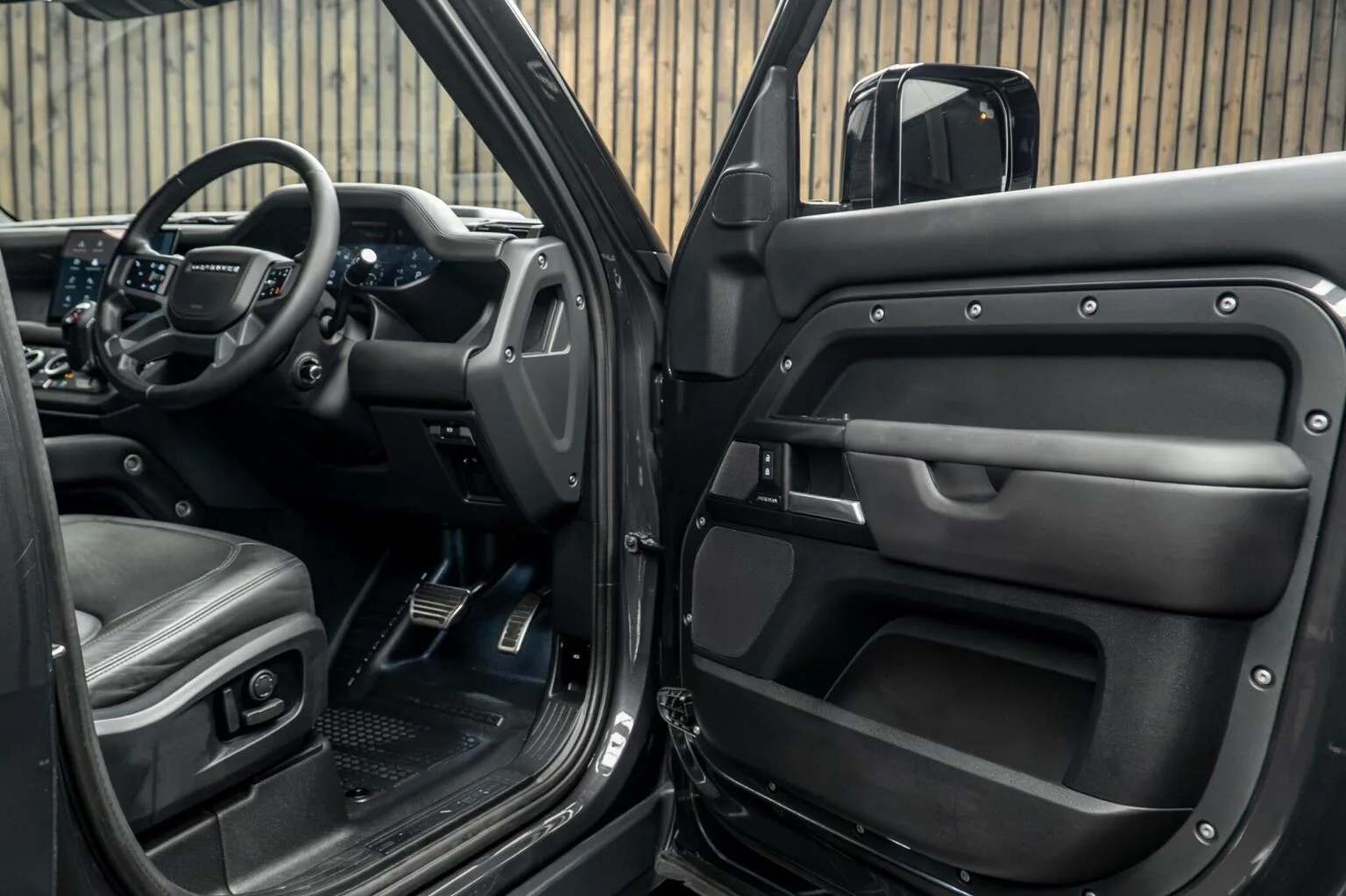2024 Land Rover Defender 110 Hard Top D350 X-Dynamic HSE, 30/30