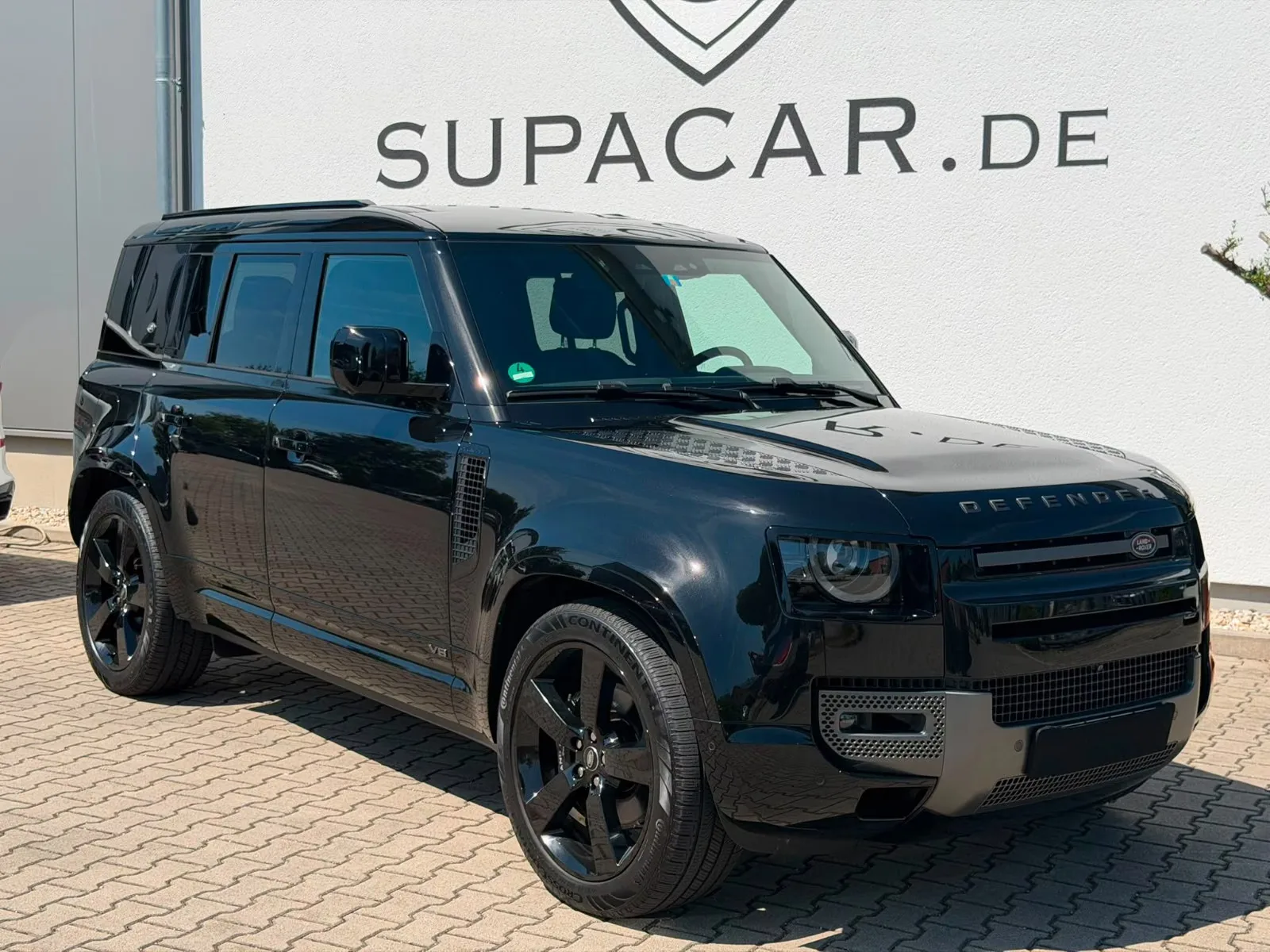 2024 Land Rover Defender 110 V8, 3/27