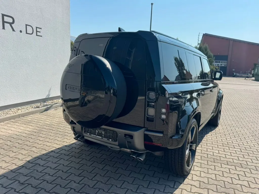 2024 Land Rover Defender 110 V8, 8/27