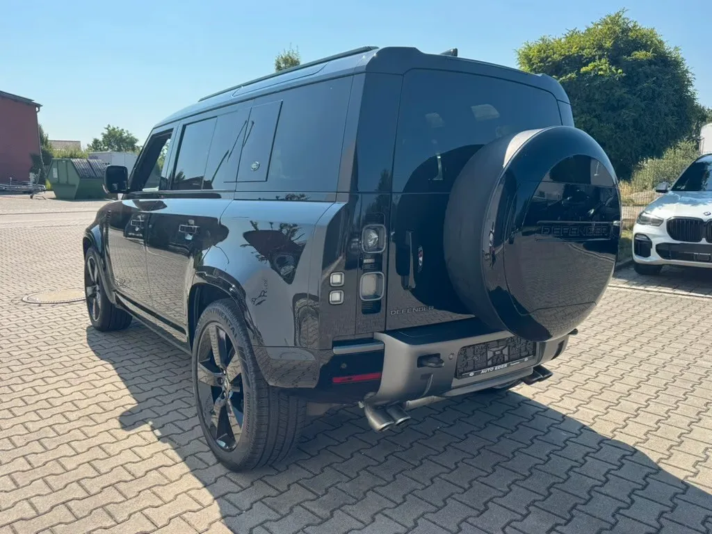 2024 Land Rover Defender 110 V8, 12/27