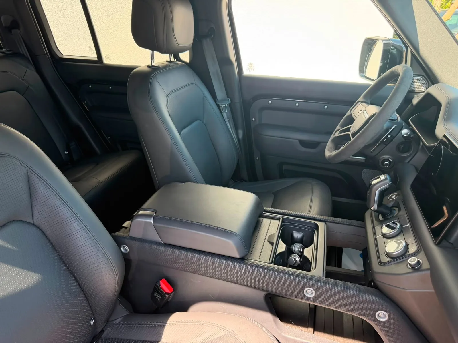 2024 Land Rover Defender 110 V8, 18/27