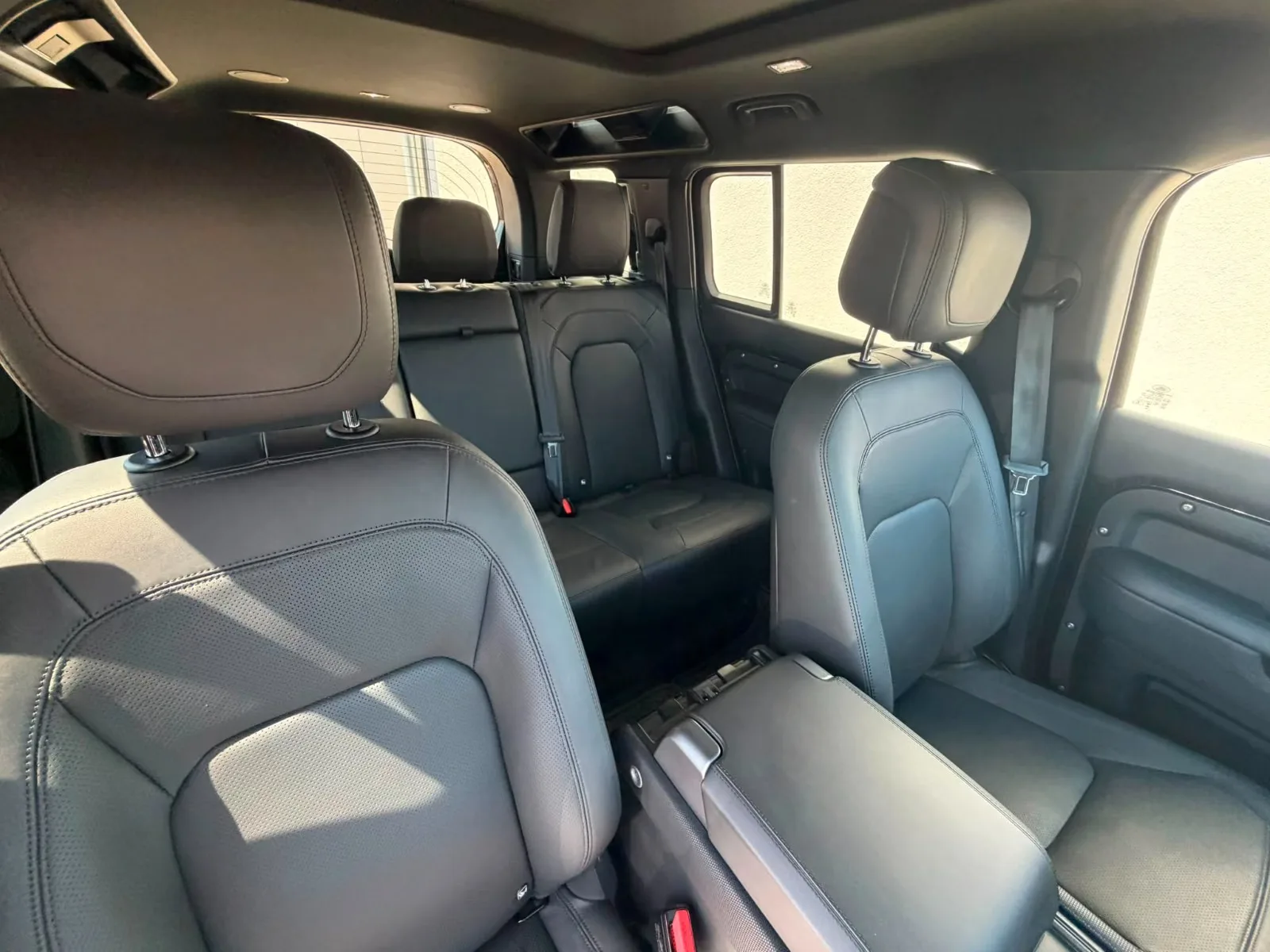 2024 Land Rover Defender 110 V8, 20/27