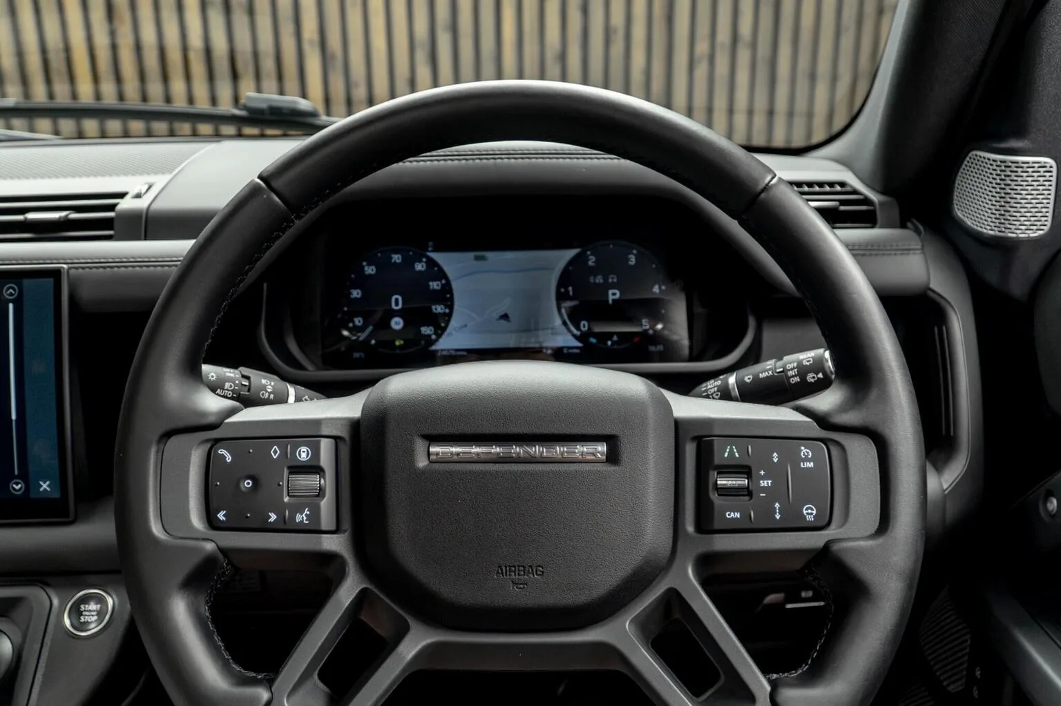 2024 Land Rover Defender 130 D300 X-Dynamic HSE, 29/30