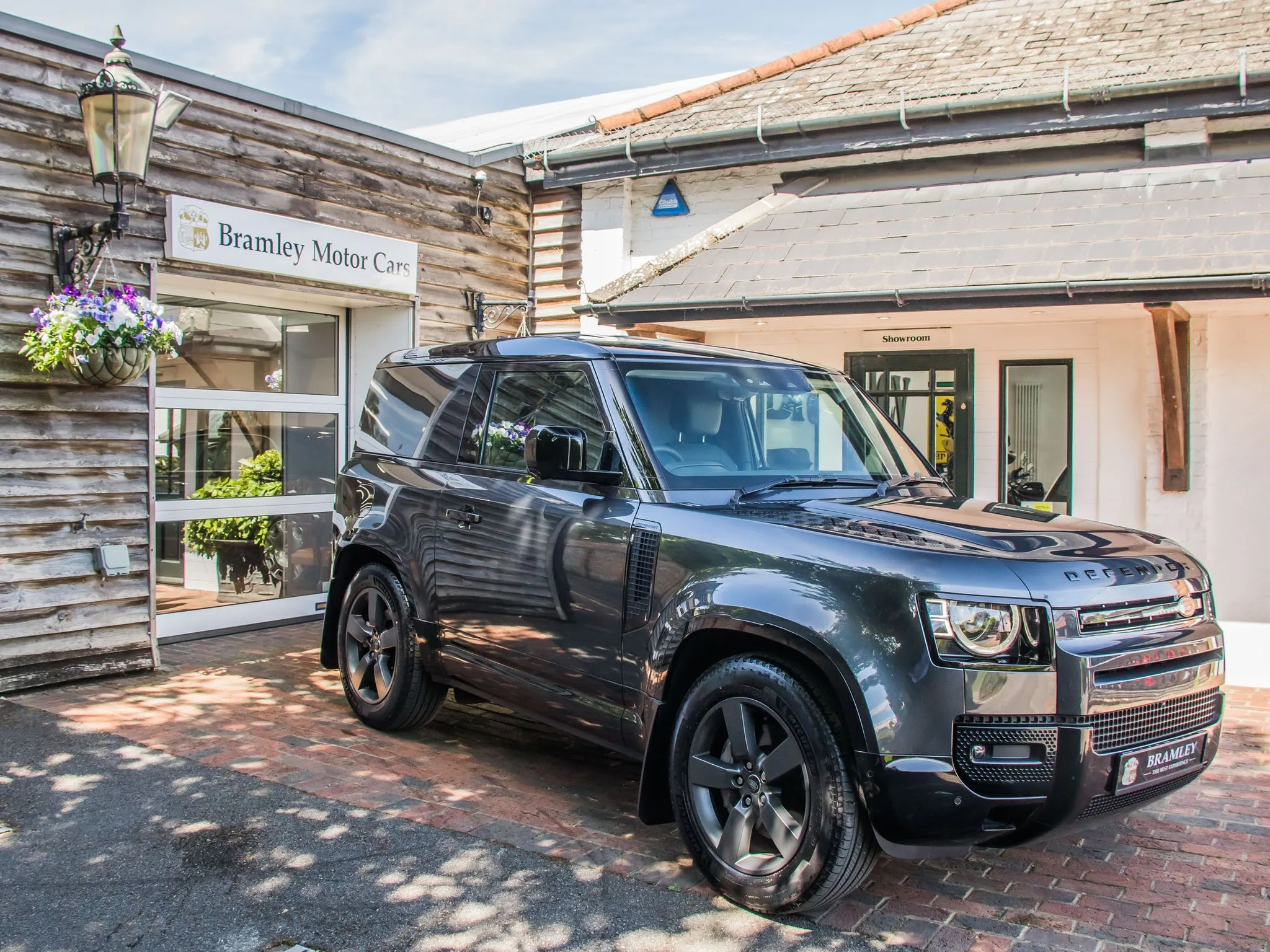 2024 Land Rover Defender 90 Hard Top D350 X-Dynamic HSE, 2/22