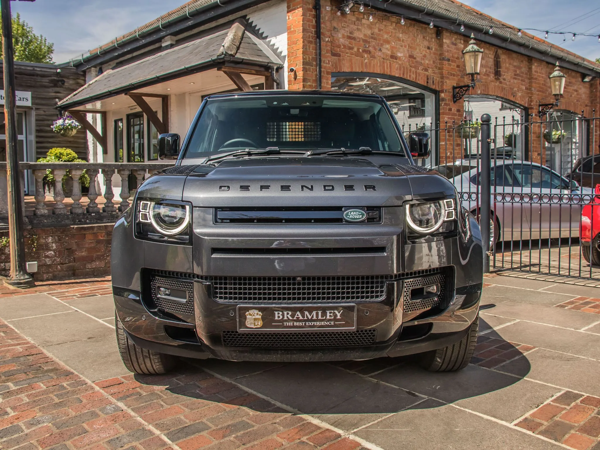 2024 Land Rover Defender 90 Hard Top D350 X-Dynamic HSE, 5/22