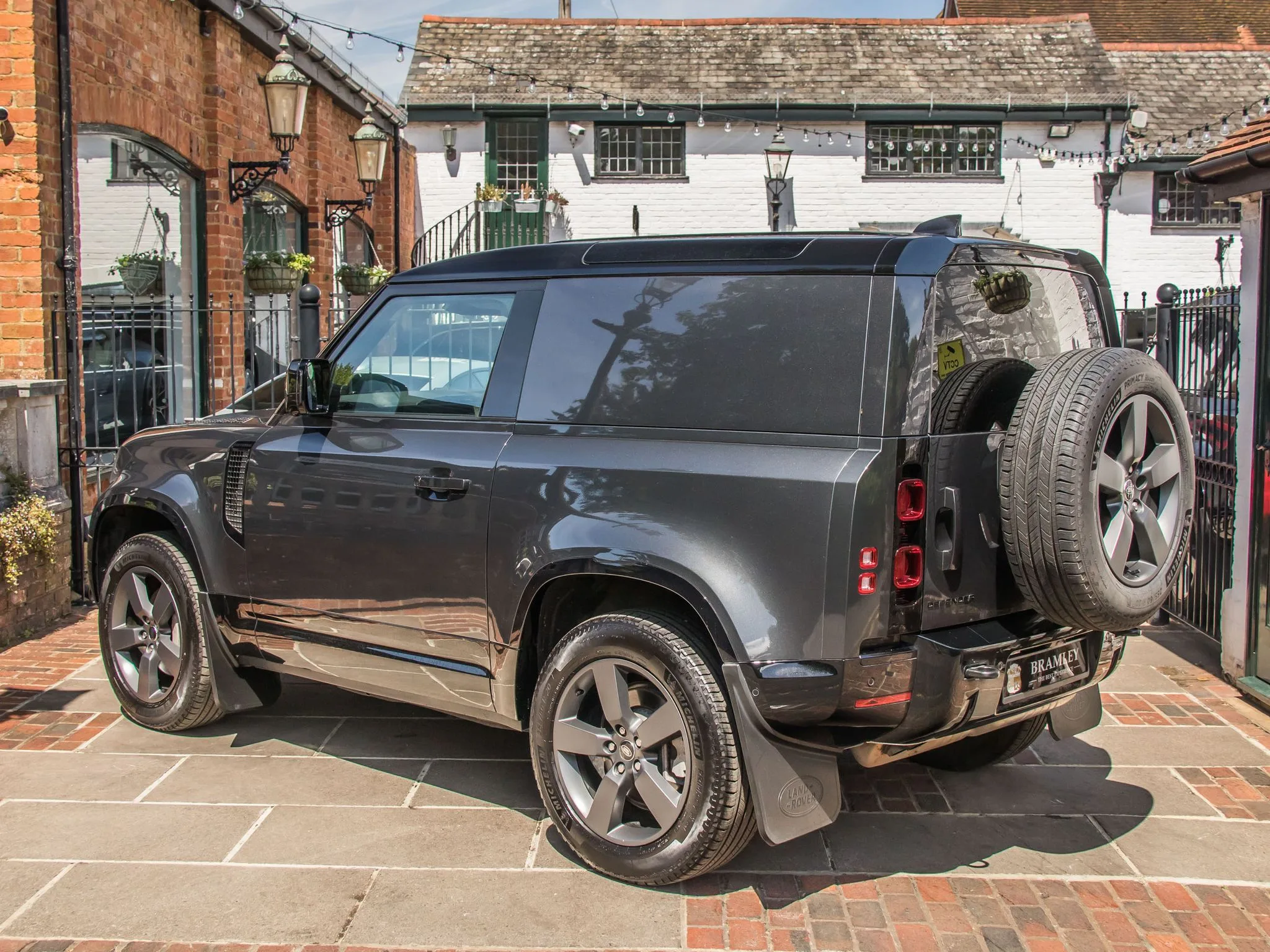2024 Land Rover Defender 90 Hard Top D350 X-Dynamic HSE, 7/22