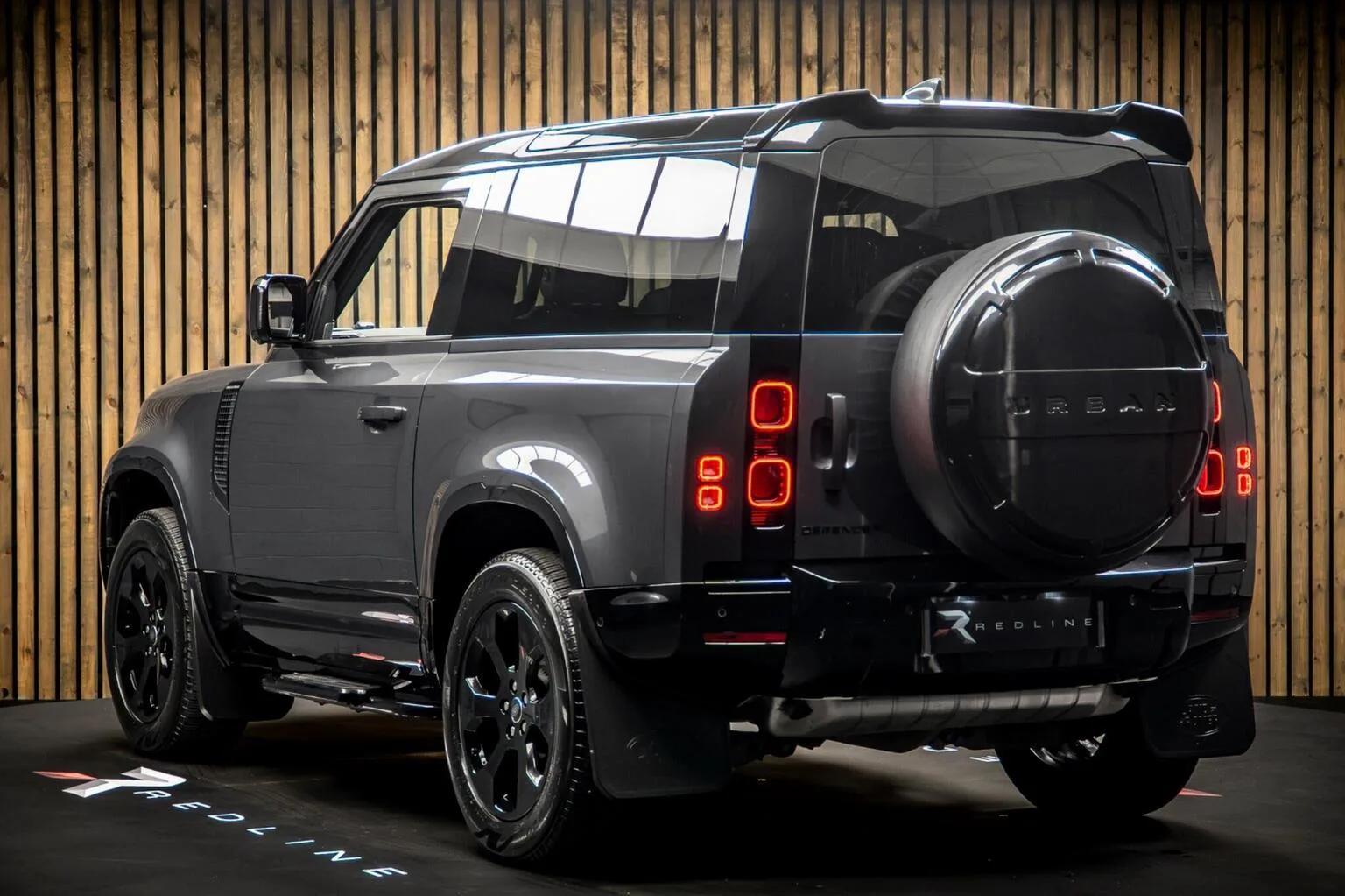 2024 Land Rover Defender 90 P300 SE, 3/30