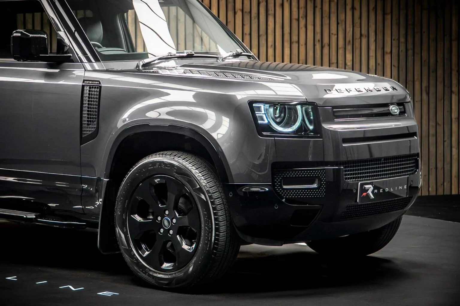 2024 Land Rover Defender 90 P300 SE, 9/30