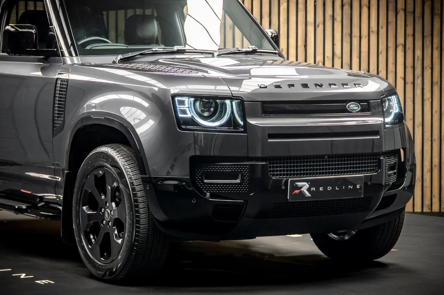 2024 Land Rover Defender 90 P300 SE, 11/30