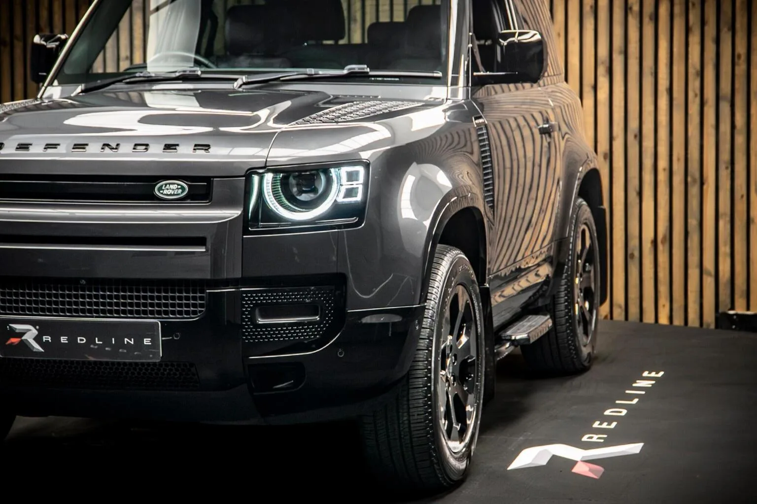 2024 Land Rover Defender 90 P300 SE, 12/30