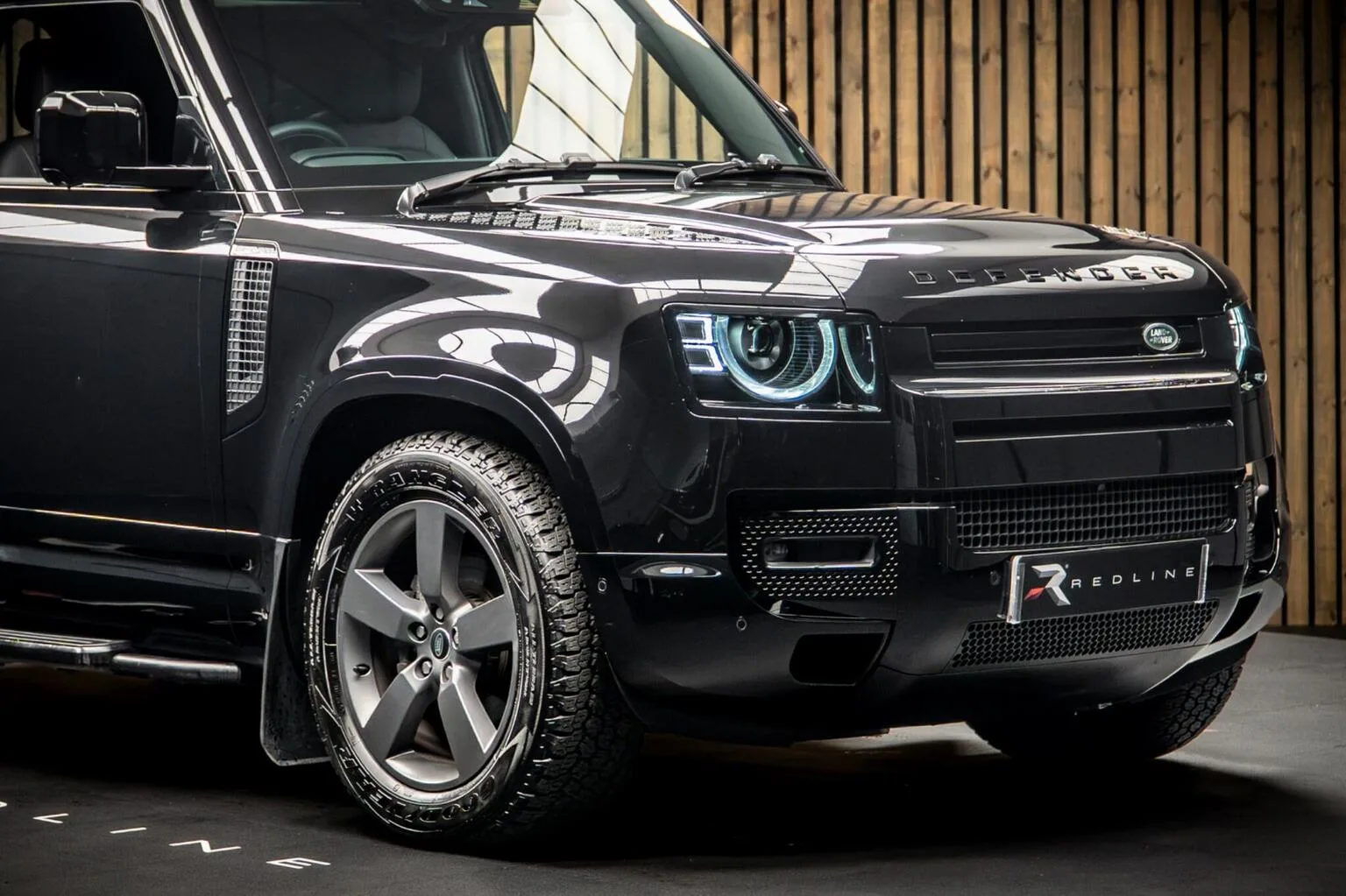2024 Land Rover Defender 90 Hard Top D250 X-Dynamic HSE, 11/30