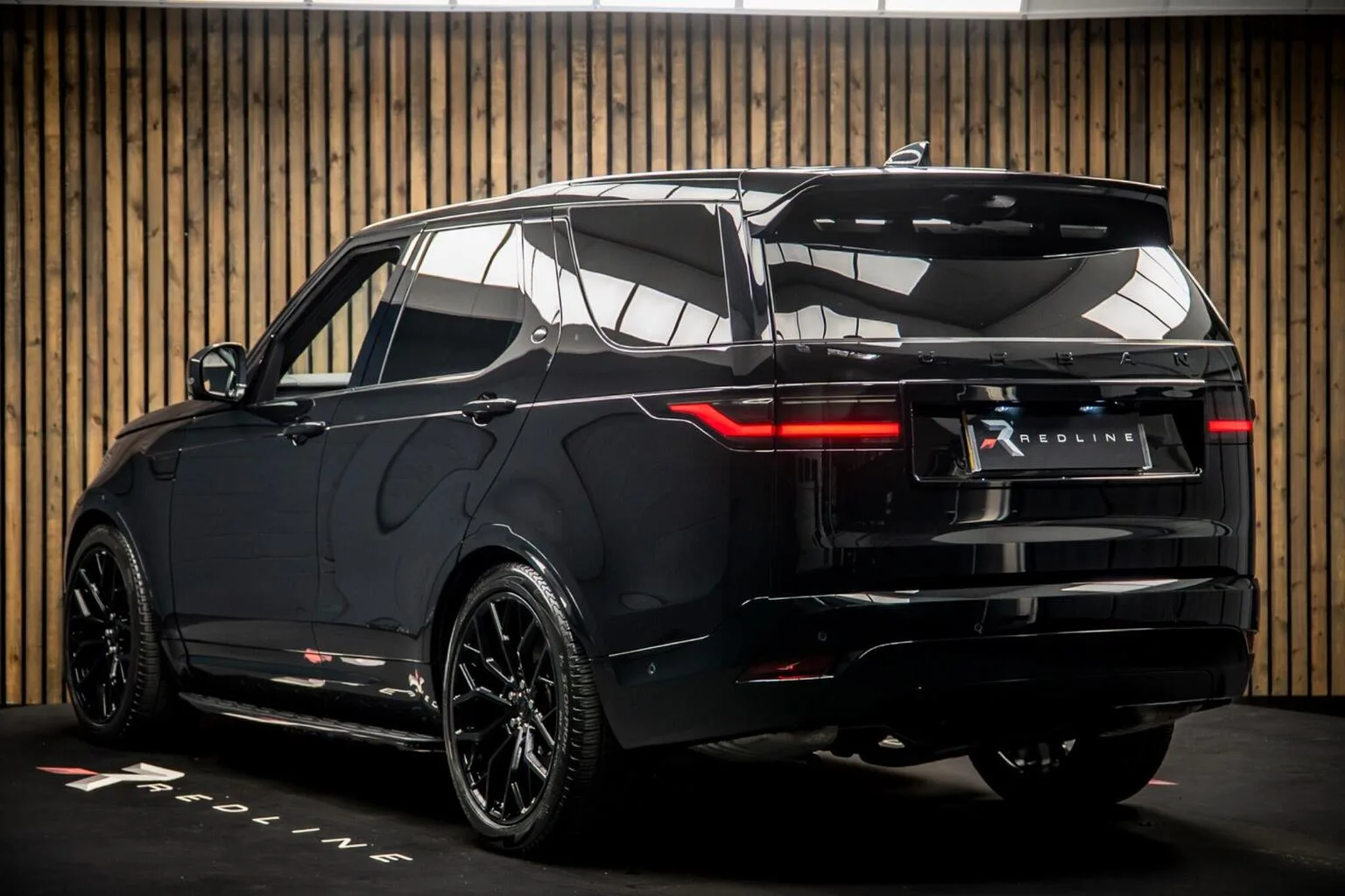 2024 Land Rover Discovery Metropolitan Edition D300, 3/30