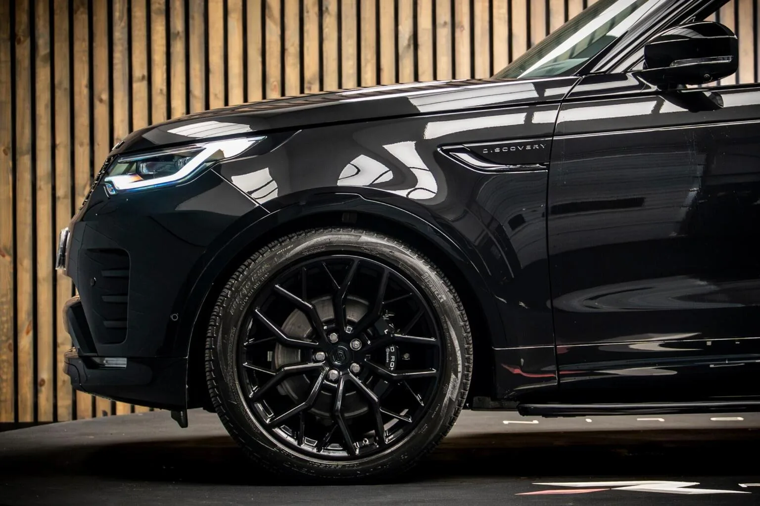 2024 Land Rover Discovery Metropolitan Edition D300, 8/30