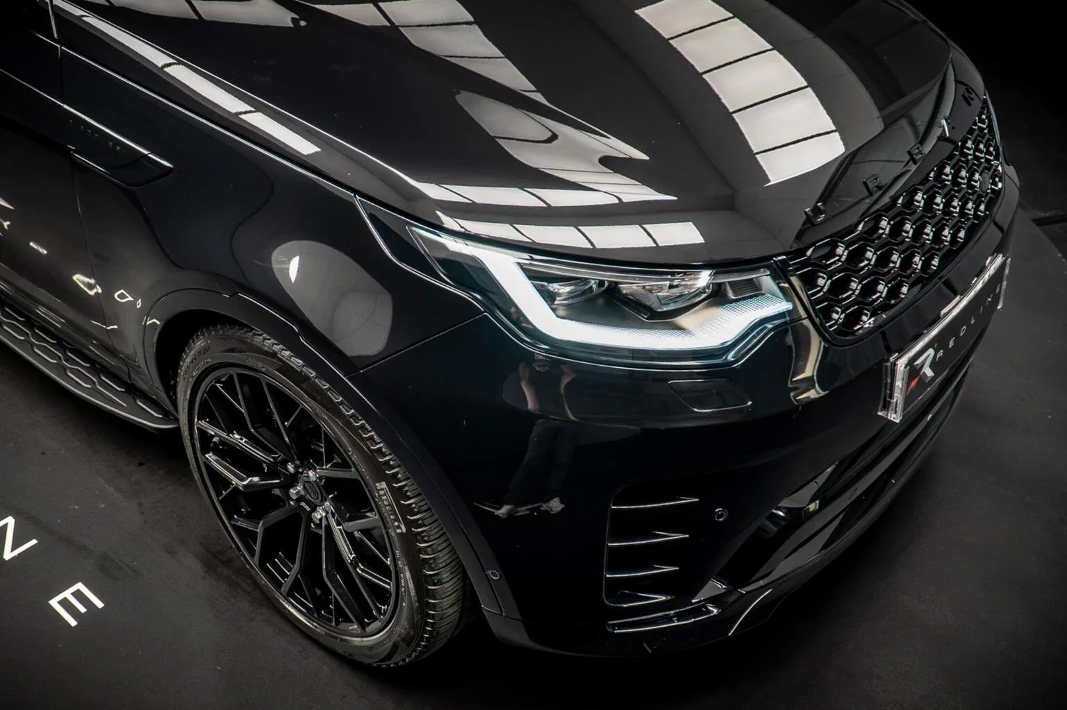 2024 Land Rover Discovery Metropolitan Edition D300, 10/30