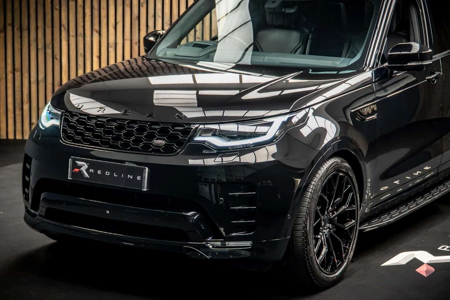 2024 Land Rover Discovery Metropolitan Edition D300, 14/30
