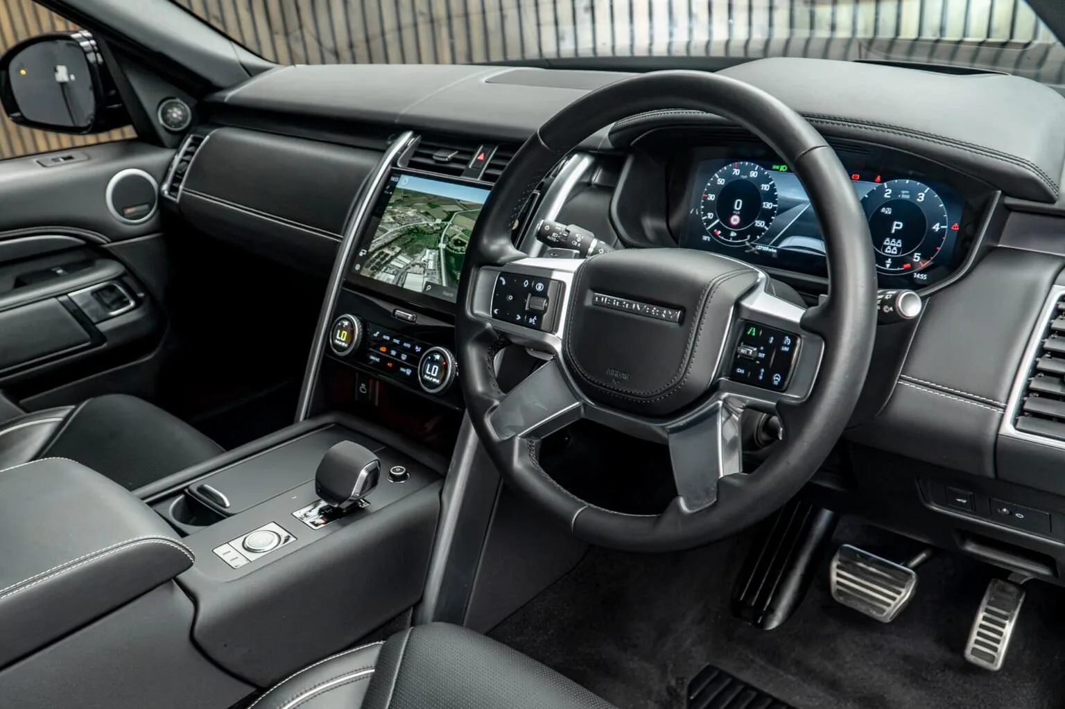2024 Land Rover Discovery Metropolitan Edition D300, 22/30