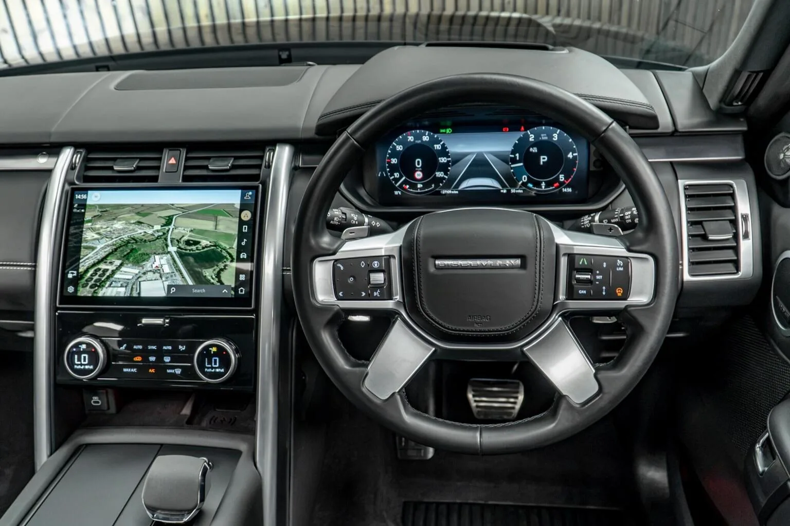 2024 Land Rover Discovery Metropolitan Edition D300, 24/30