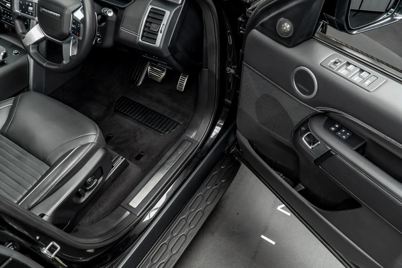 2024 Land Rover Discovery Metropolitan Edition D300, 27/30