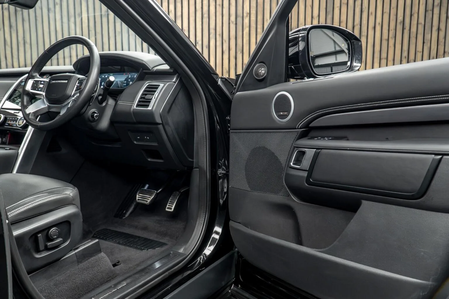 2024 Land Rover Discovery Metropolitan Edition D300, 29/30