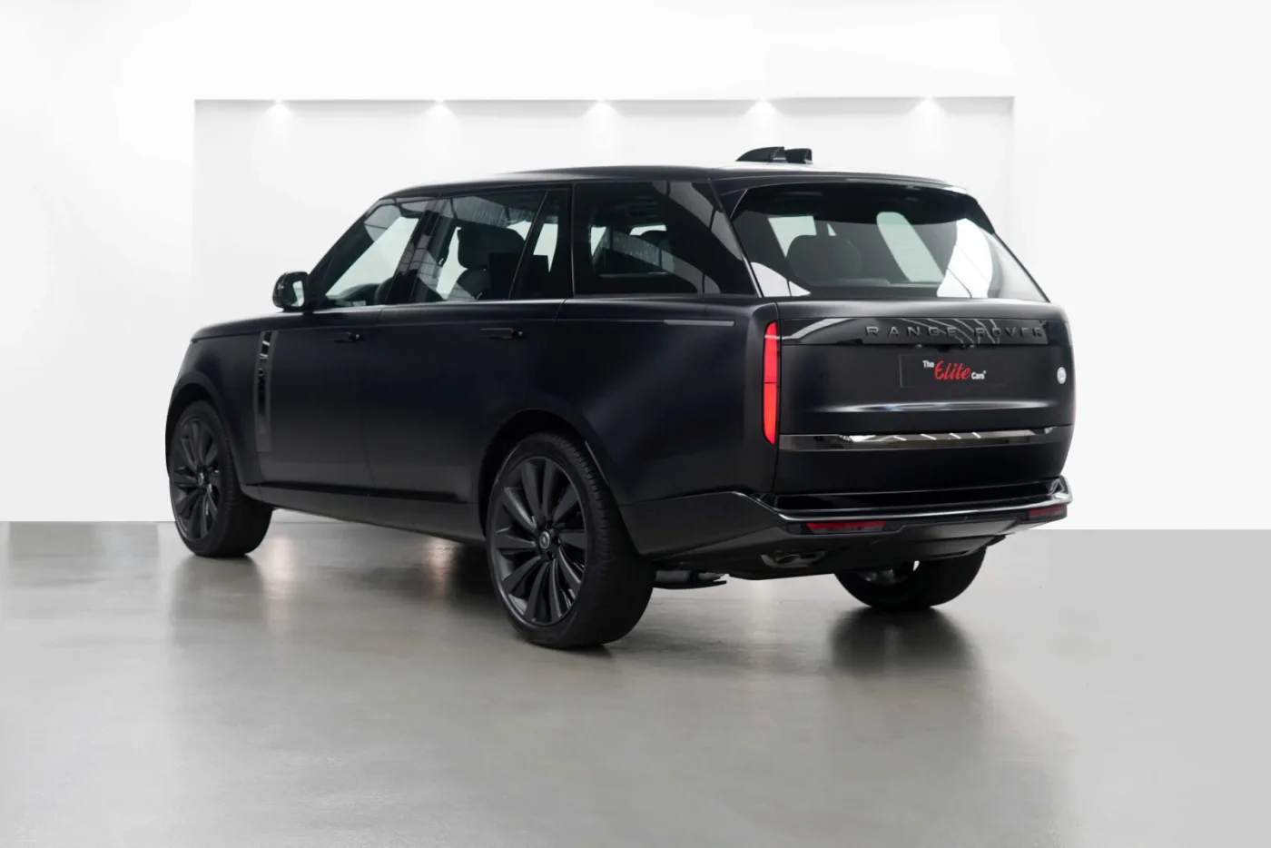 2024 Land Rover Range Rover SV P615, long angeboten von einem Fachhändler in Dubai, Vereinigte Arabische Emirate, Foto 4 von 10