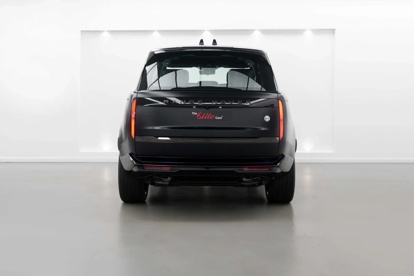 2024 Land Rover Range Rover SV P615, long angeboten von einem Fachhändler in Dubai, Vereinigte Arabische Emirate, Foto 6 von 10