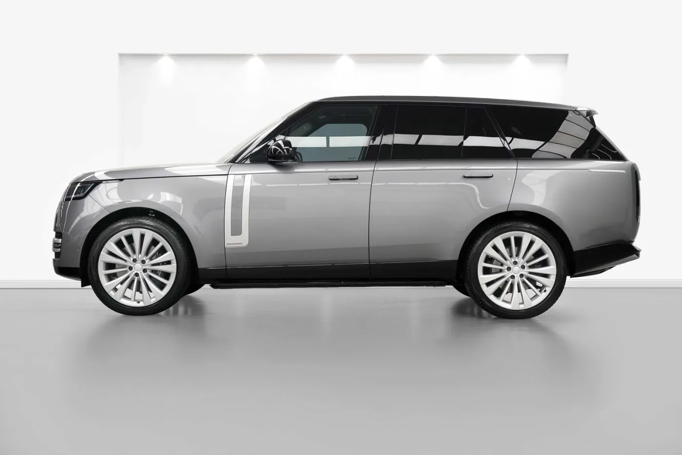 2024 Land Rover Range Rover P530, Autobiography proposée par un concessionnaire spécialisé à Dubai, Émirats arabes unis, photo 3 sur 10