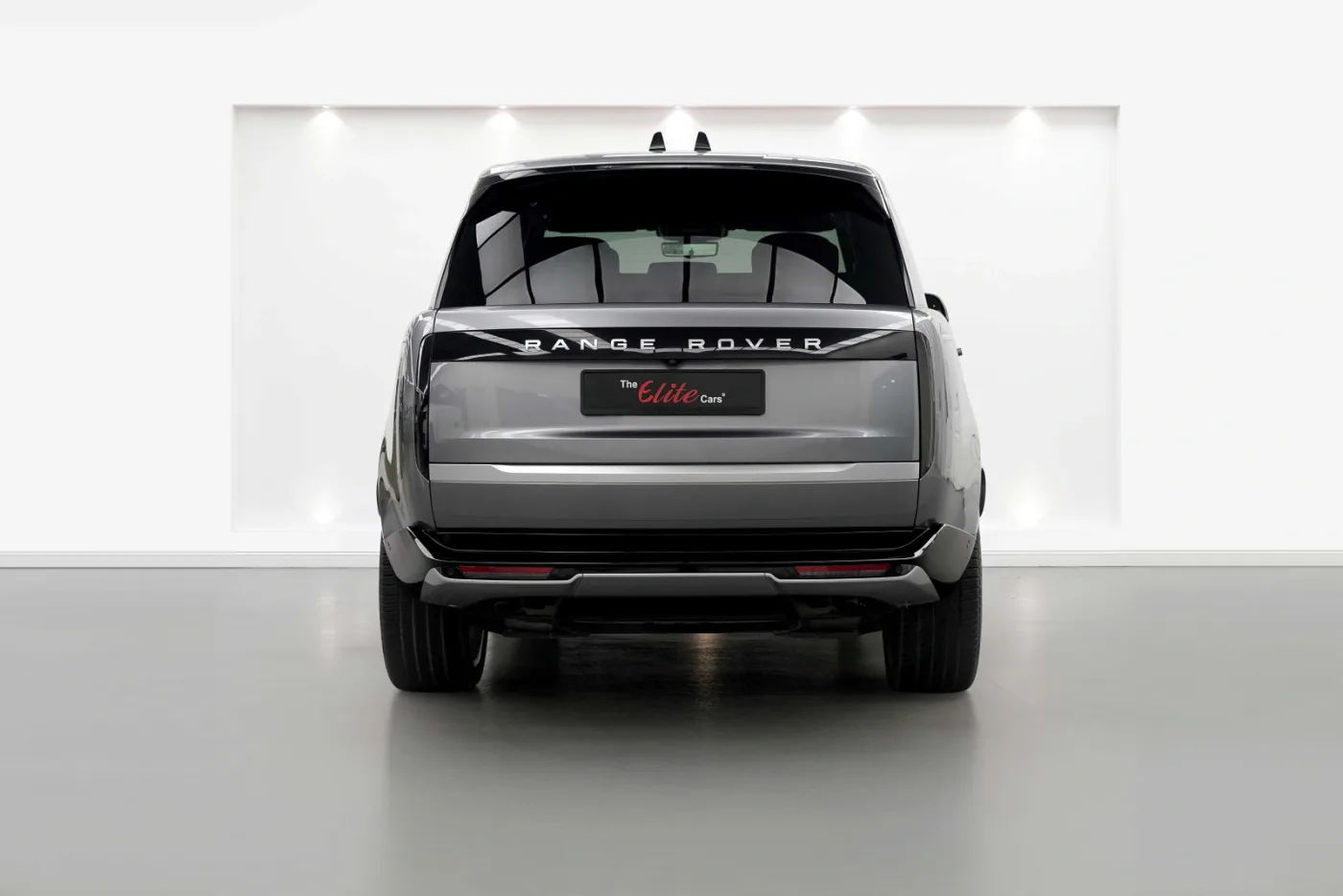 2024 Land Rover Range Rover P530, Autobiography proposée par un concessionnaire spécialisé à Dubai, Émirats arabes unis, photo 4 sur 10