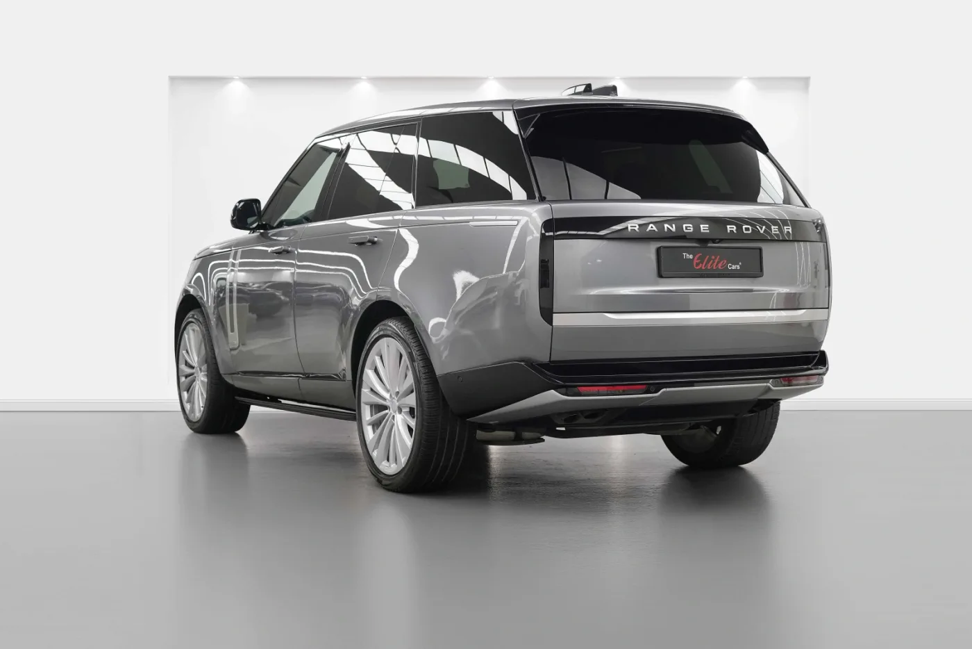 2024 Land Rover Range Rover P530, Autobiography proposée par un concessionnaire spécialisé à Dubai, Émirats arabes unis, photo 5 sur 10