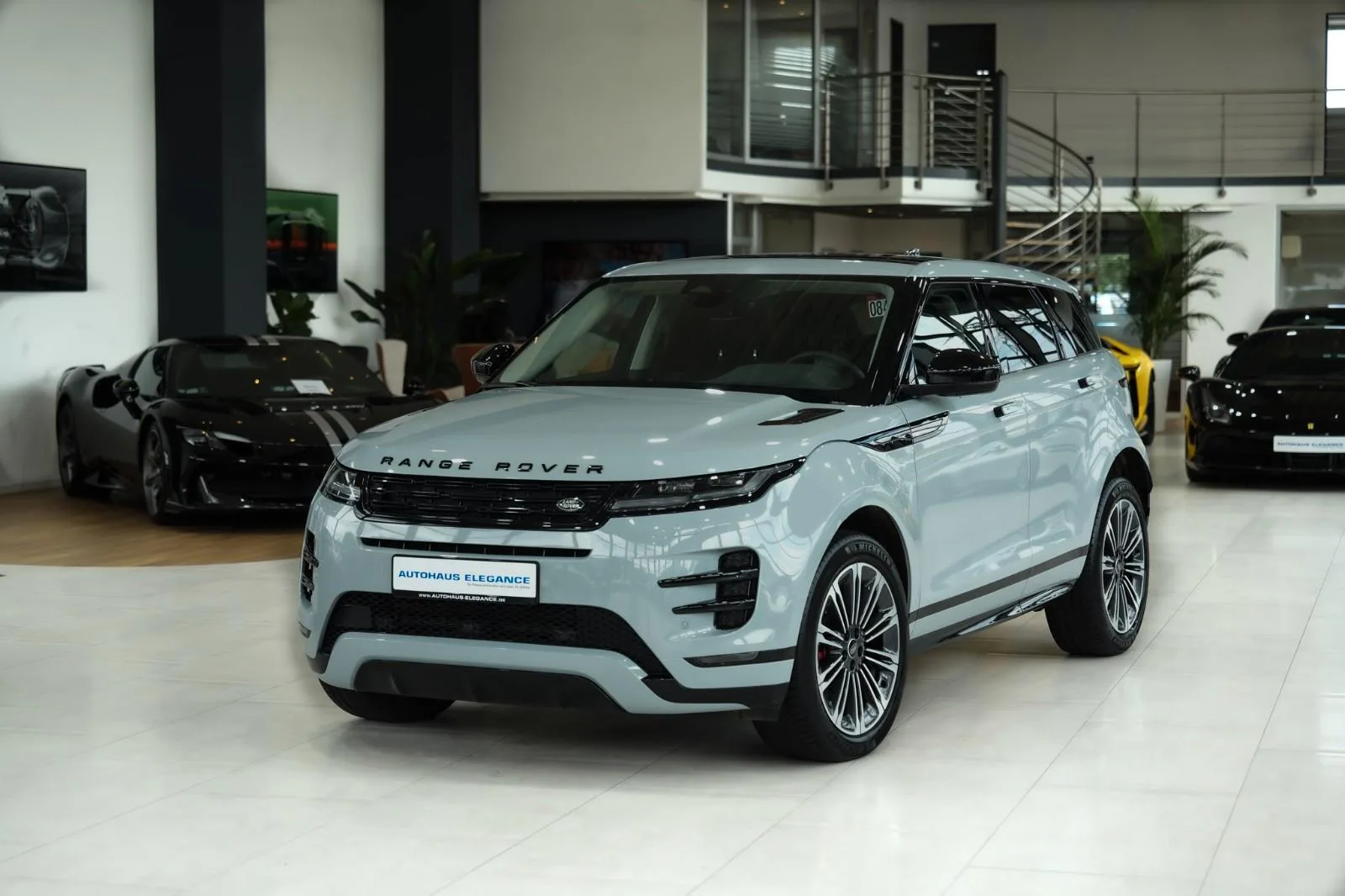 2024 Land Rover Range Rover Evoque Dynamic SE, 7/26