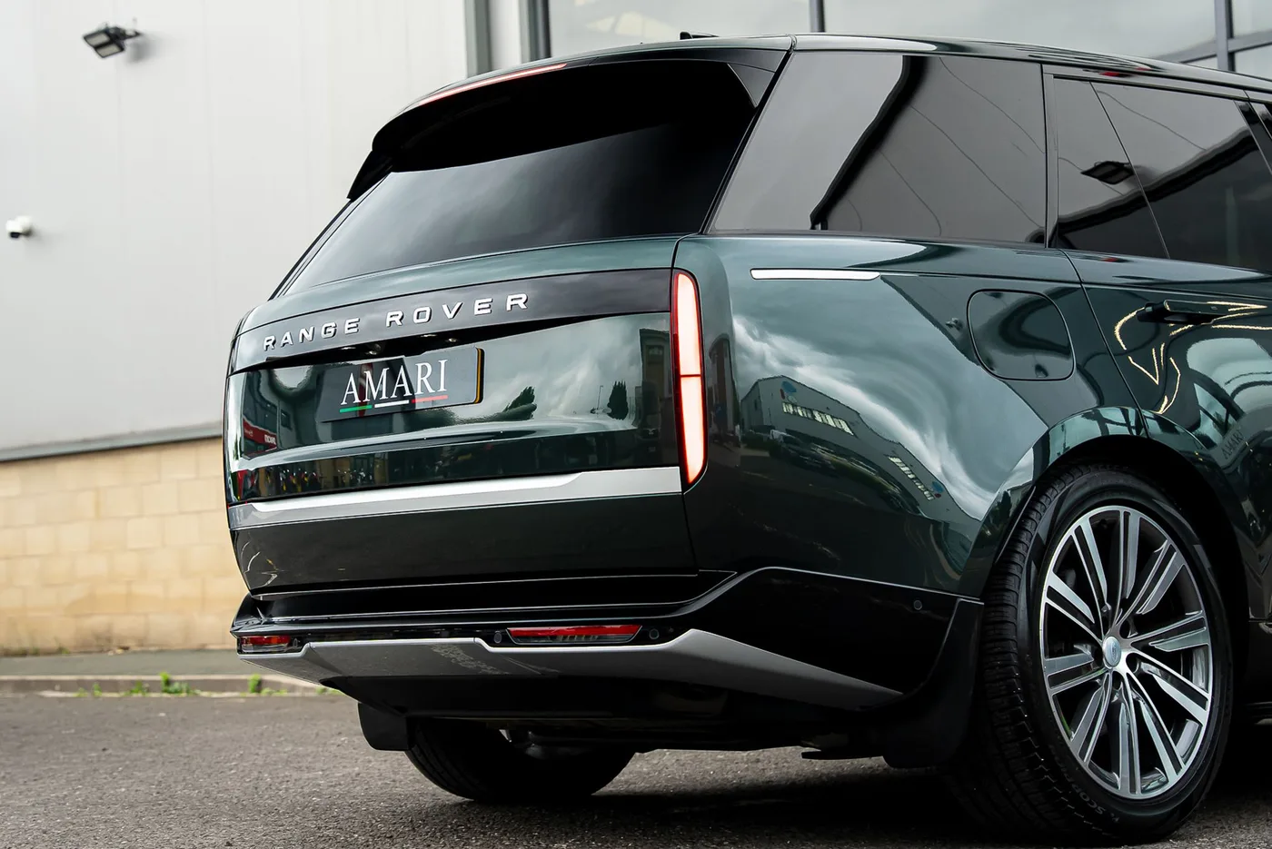 2024 Land Rover Range Rover P460, Autobiography offered by a supercar dealer in Preston, United Kingdom, photo 15 of 25