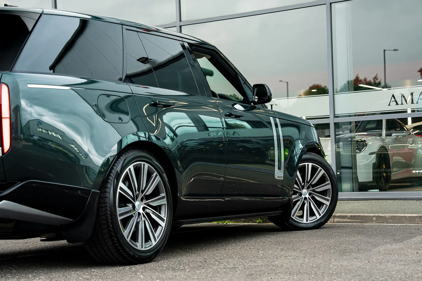 2024 Land Rover Range Rover P460, Autobiography offered by a supercar dealer in Preston, United Kingdom, photo 19 of 25