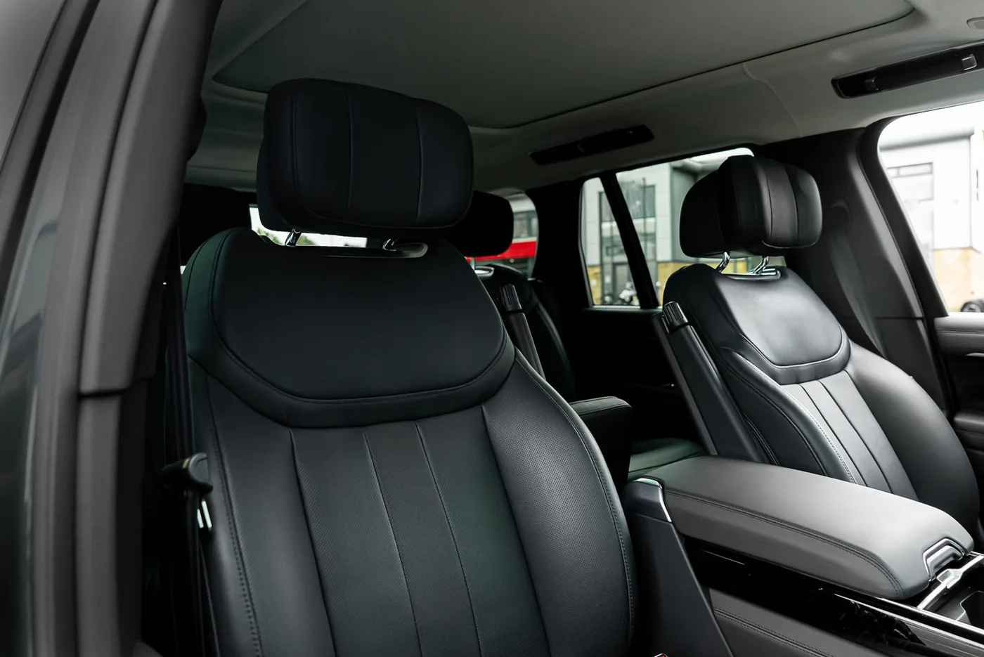 2024 Land Rover Range Rover P460, Autobiography offered by a supercar dealer in Preston, United Kingdom, photo 24 of 25