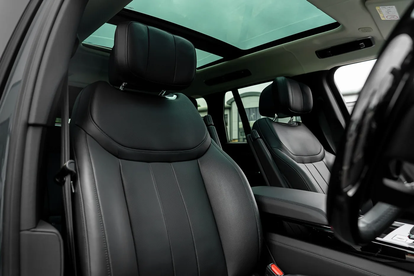2024 Land Rover Range Rover P460, Autobiography offered by a supercar dealer in Preston, United Kingdom, photo 25 of 25