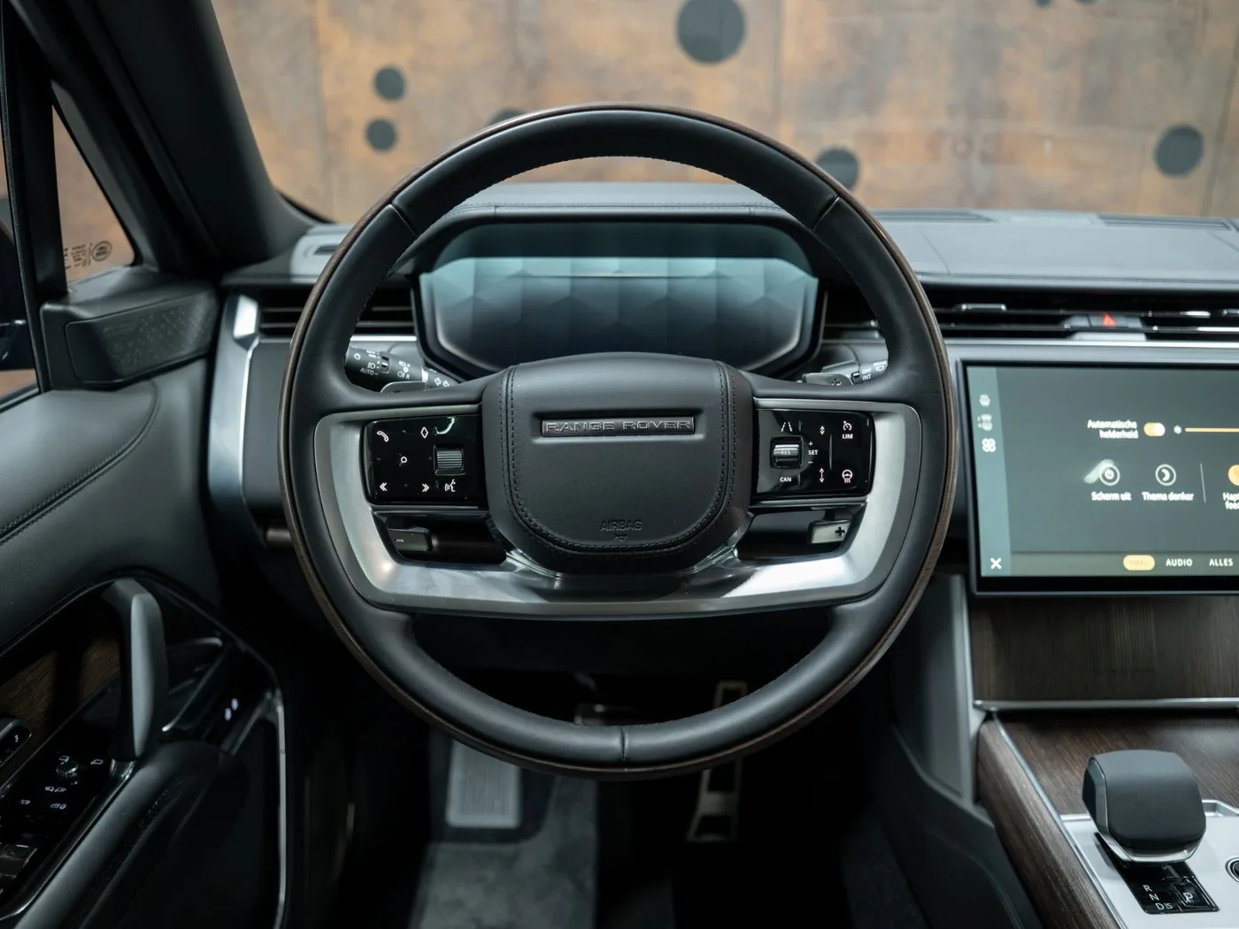2024 Land Rover Range Rover P530, Autobiography offered by a supercar dealer in Gronau, Germany, photo 18 of 25